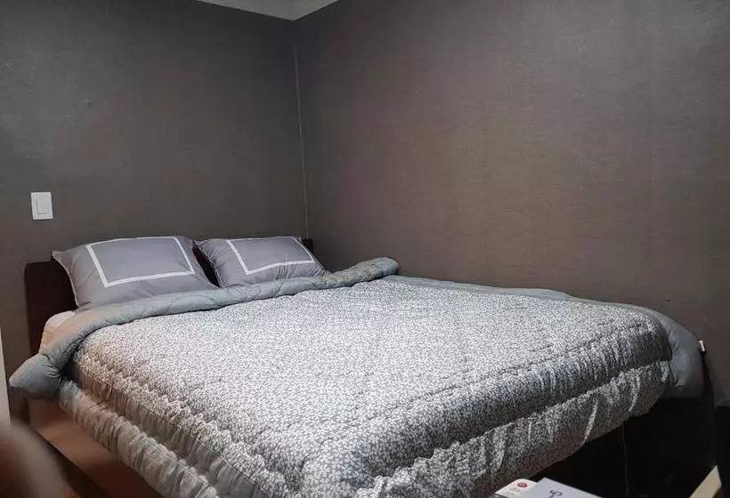مُتل Busan Inn