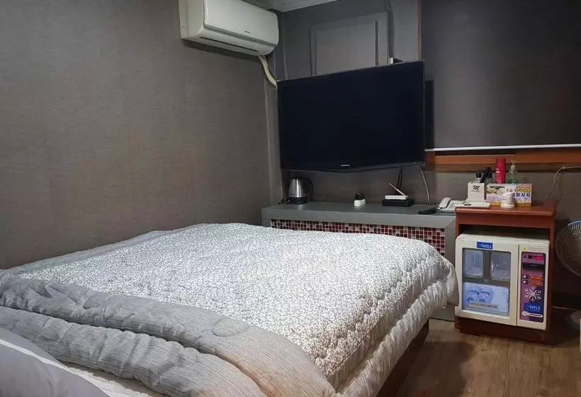 مُتل Busan Inn