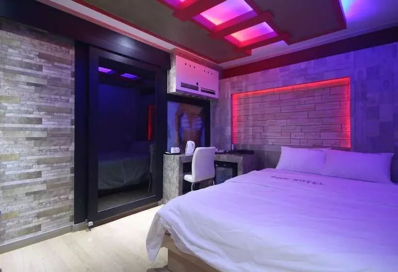 Wow Motel