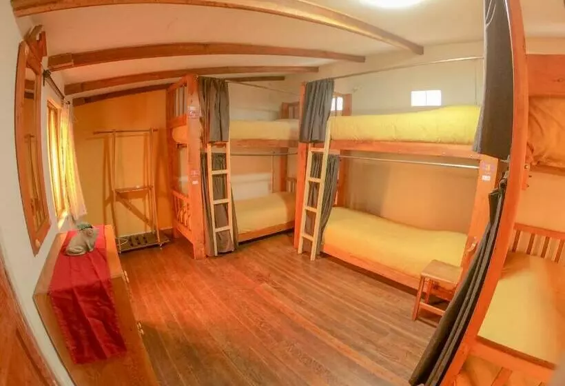 هاستل Anata Hostal