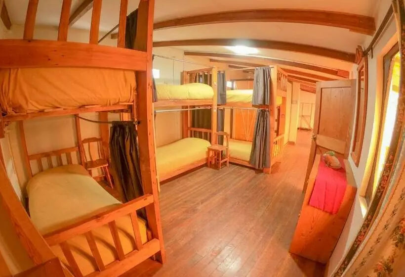هاستل Anata Hostal