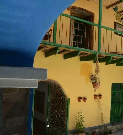 هاستل Anata Hostal