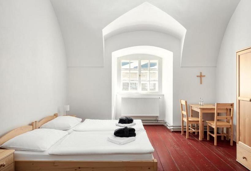 فندق صغير Dům Hostů Klášter Broumov