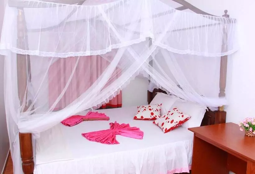 تختخواب و صبحانه Moon Glow Guest