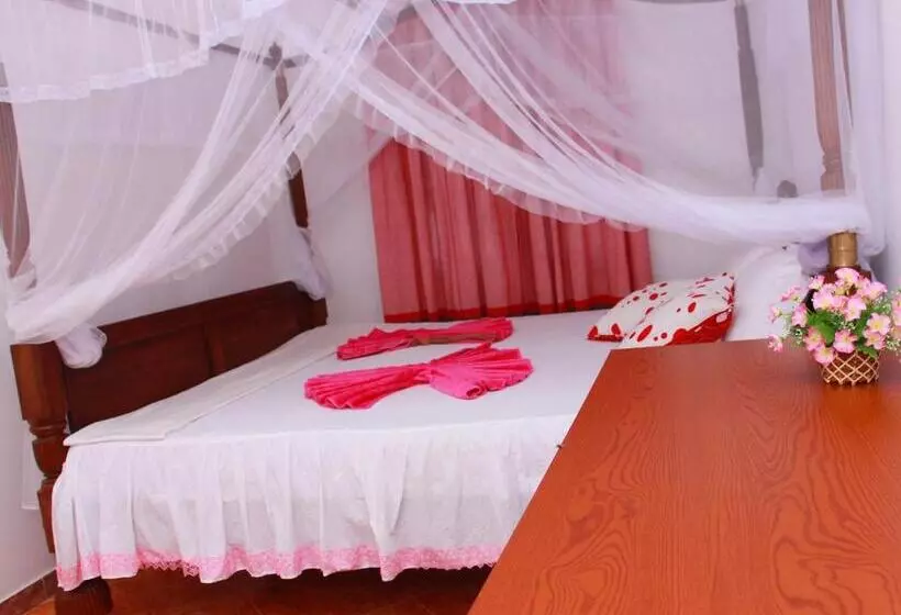 تختخواب و صبحانه Moon Glow Guest