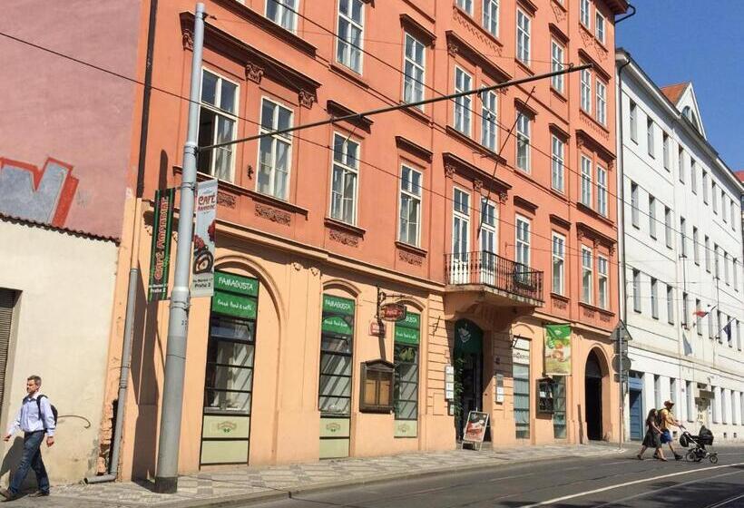 Charles Square Hostel