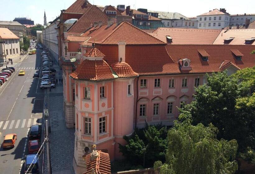 Charles Square Hostel