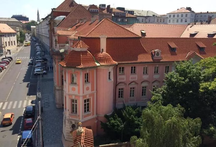 Charles Square Hostel