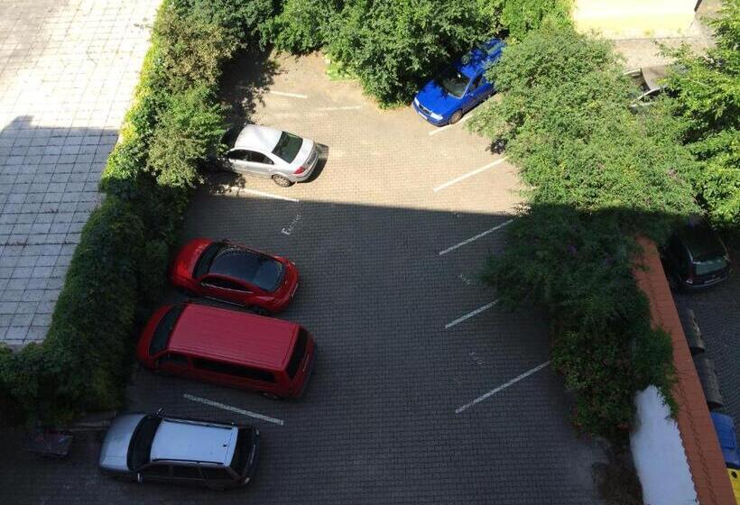 Charles Square Hostel