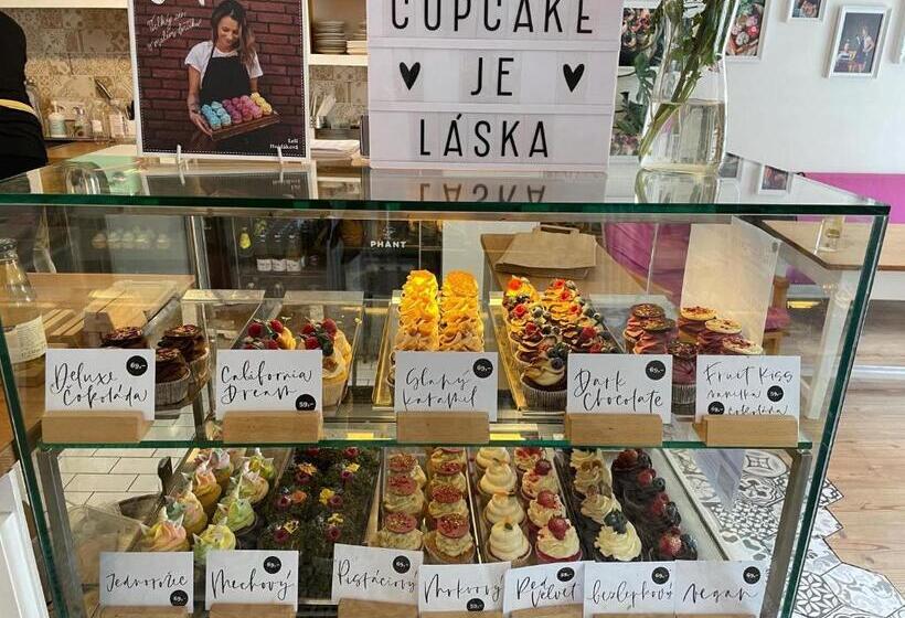 Charles Square Hostel