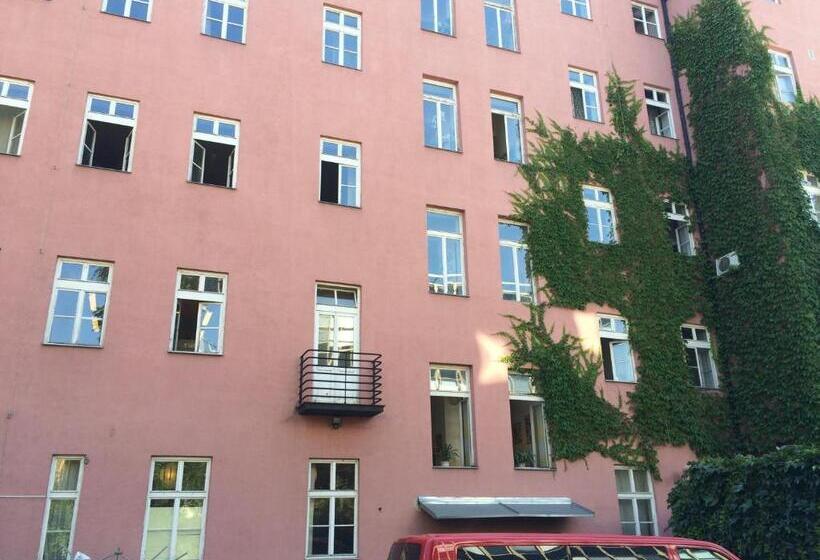 Charles Square Hostel