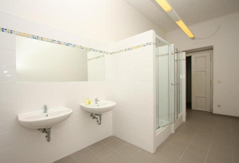 Charles Square Hostel