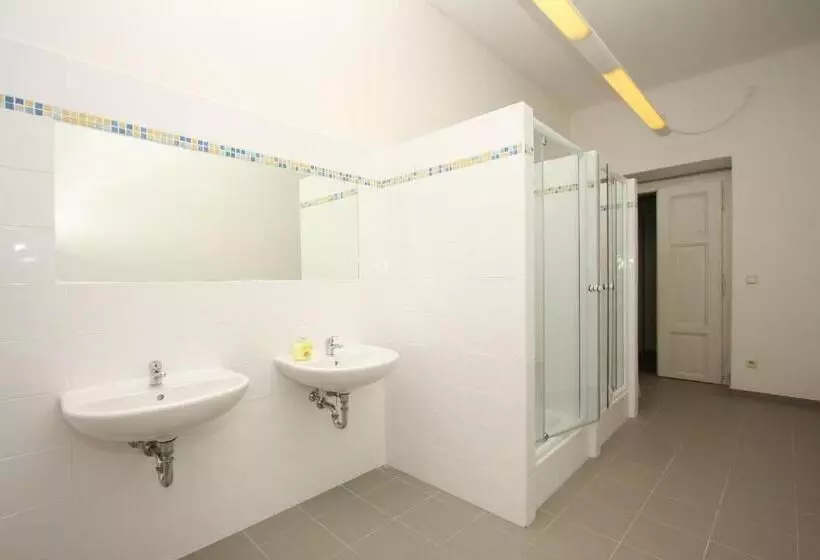 Charles Square Hostel