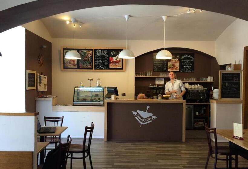 Charles Square Hostel