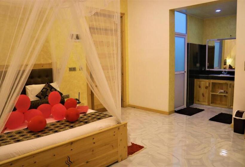 منتجع Ella`s Edge