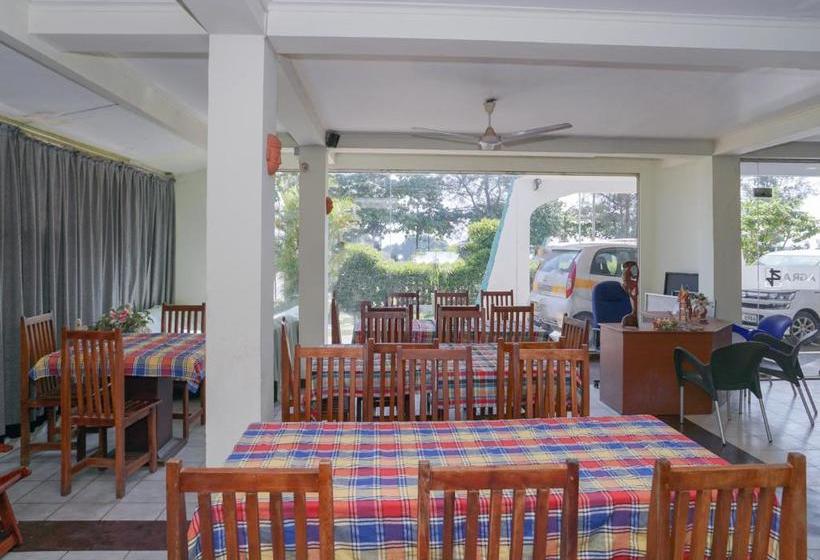 호텔 Agra Lanka Beach Resort