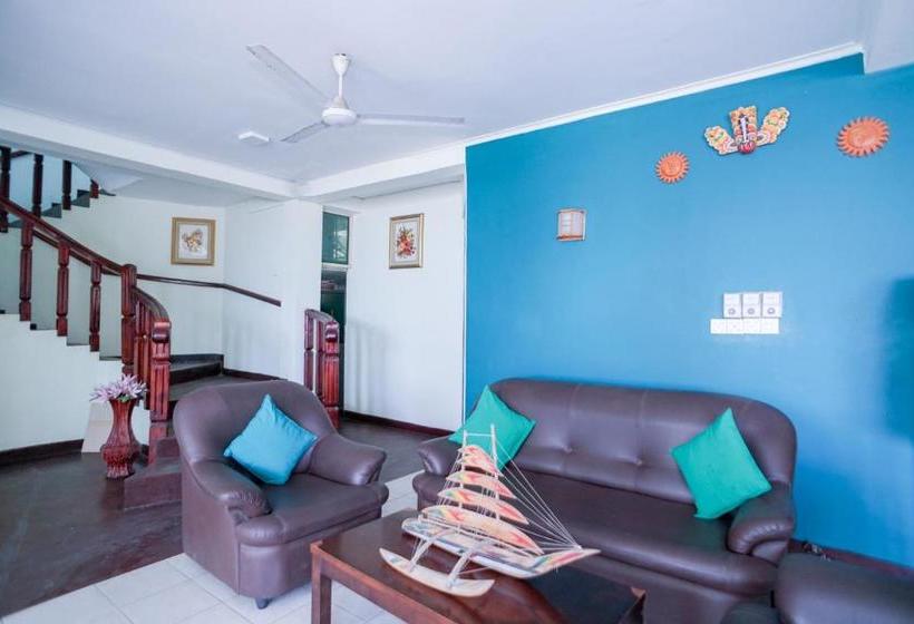 호텔 Agra Lanka Beach Resort