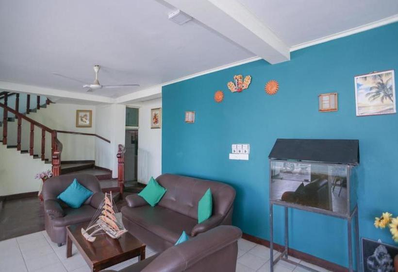 호텔 Agra Lanka Beach Resort