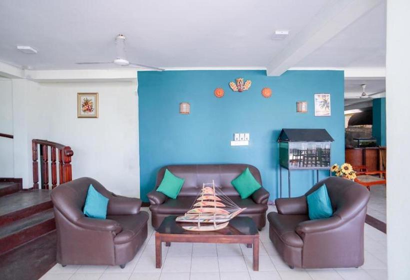 호텔 Agra Lanka Beach Resort