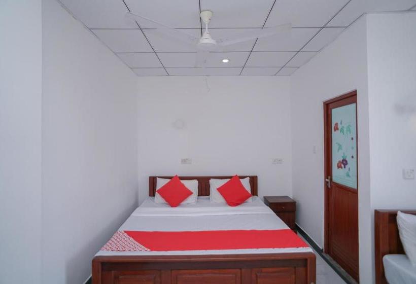 호텔 Agra Lanka Beach Resort