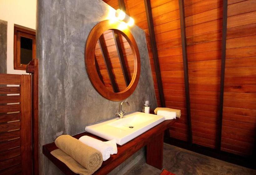 Отель Highland Villa