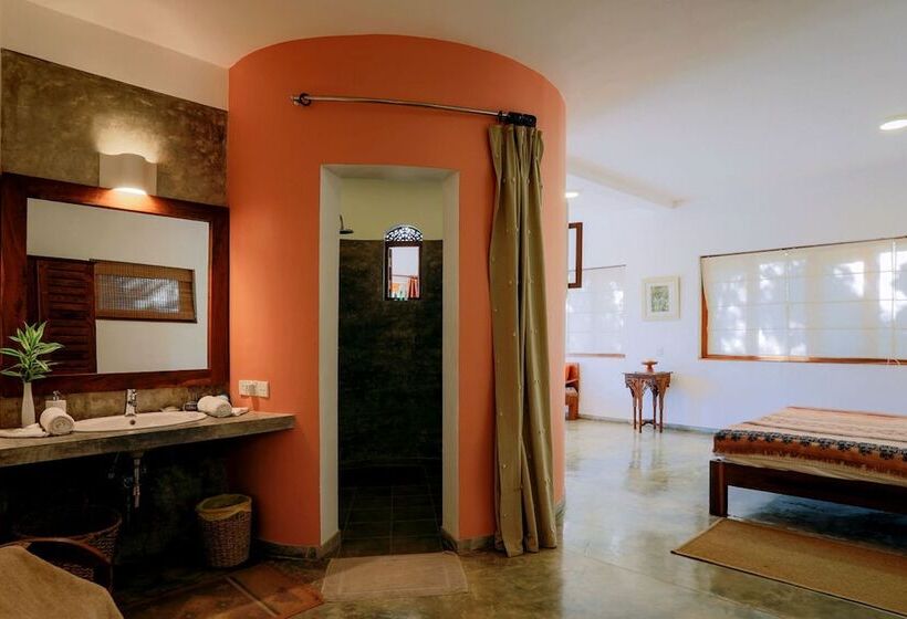 Отель Highland Villa