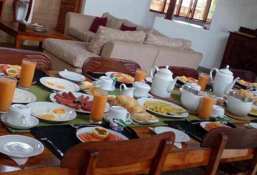 Отель Highland Villa