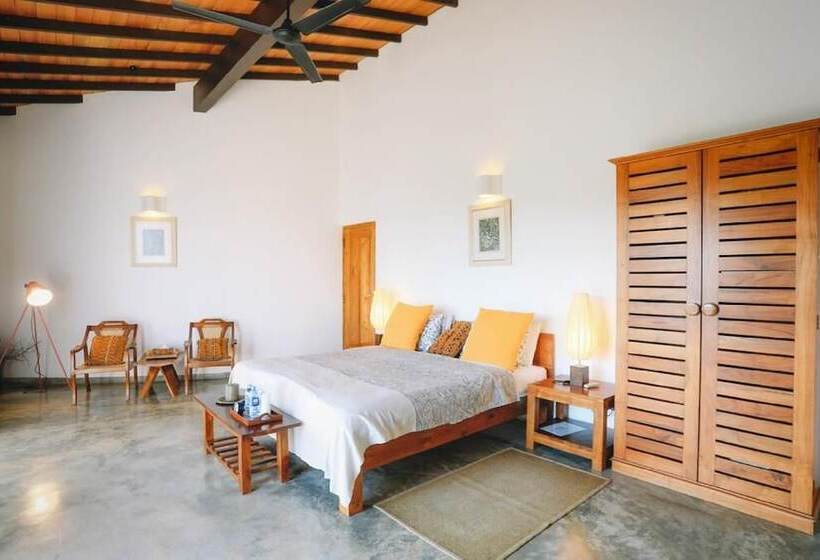 Отель Highland Villa