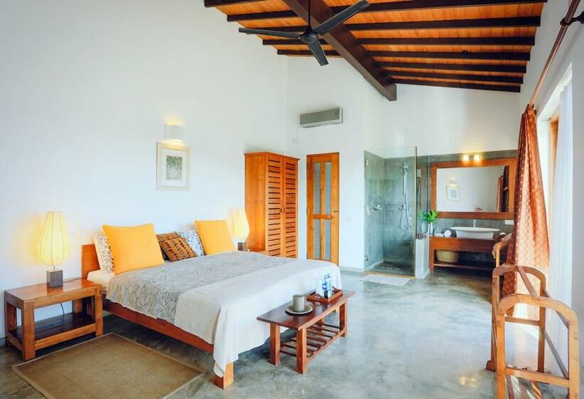 Отель Highland Villa