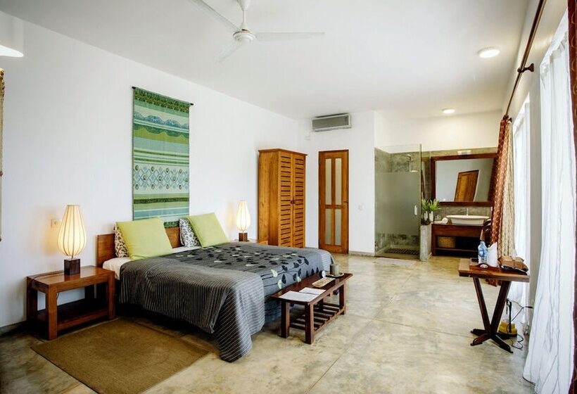 Отель Highland Villa