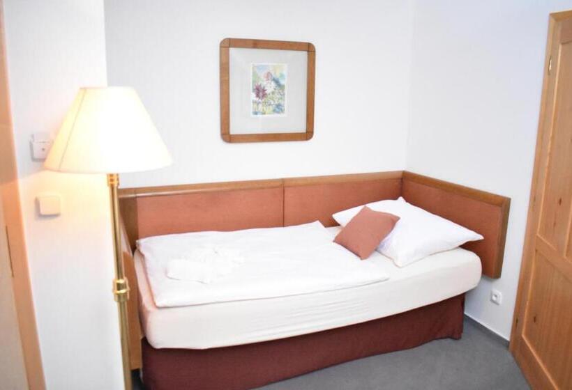 ホテル Restaurant Na Statku