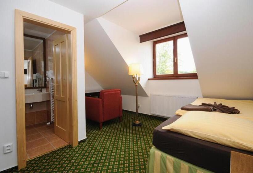 ホテル Restaurant Na Statku