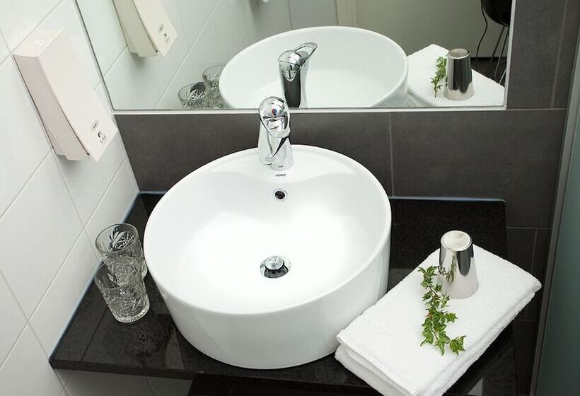 Hotel L Strandpensionatet