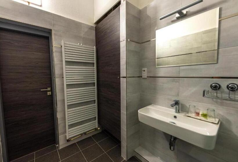 Отель Třebovská Restaurace