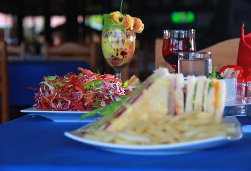 Kumudu Valley Resort