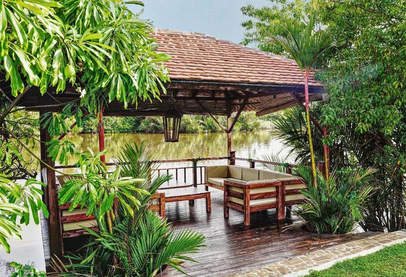 Kumudu Valley Resort