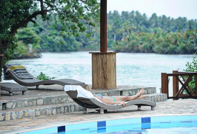 Kumudu Valley Resort