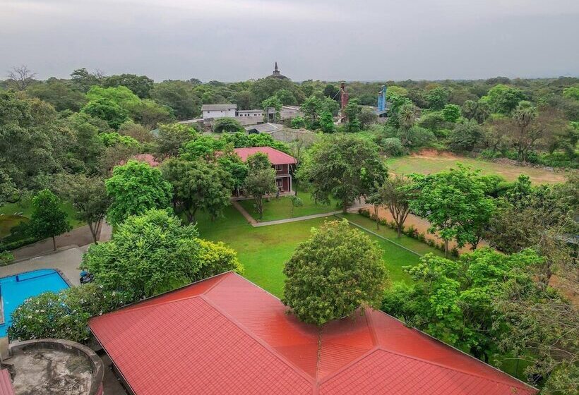 リゾートホテル Mahanuge Hotel Polonnaruwa