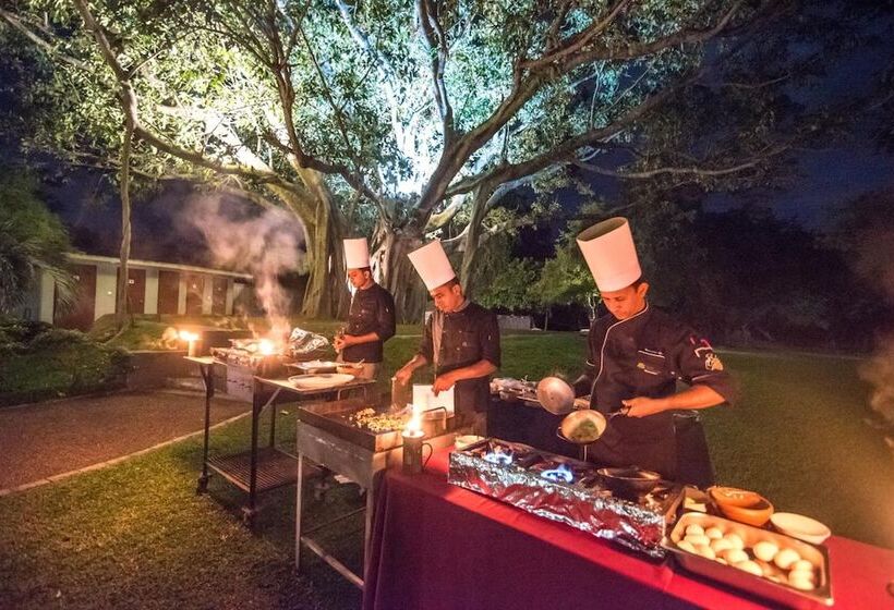 リゾートホテル Mahanuge Hotel Polonnaruwa