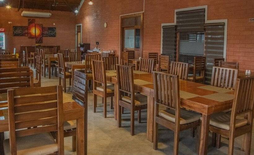 リゾートホテル Mahanuge Hotel Polonnaruwa