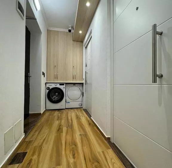 ペンション Keli’s Apartment