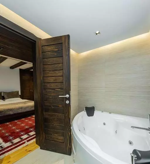 هتل Kulla E Zenel Beut