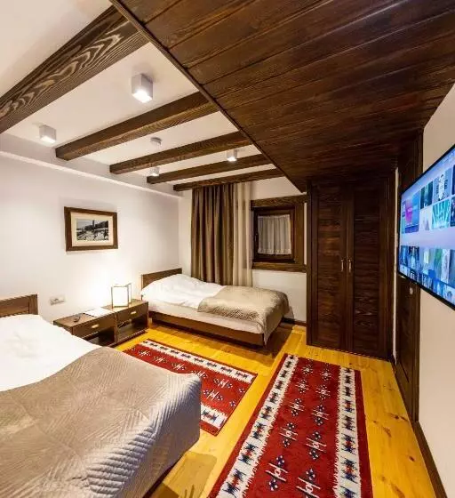 هتل Kulla E Zenel Beut