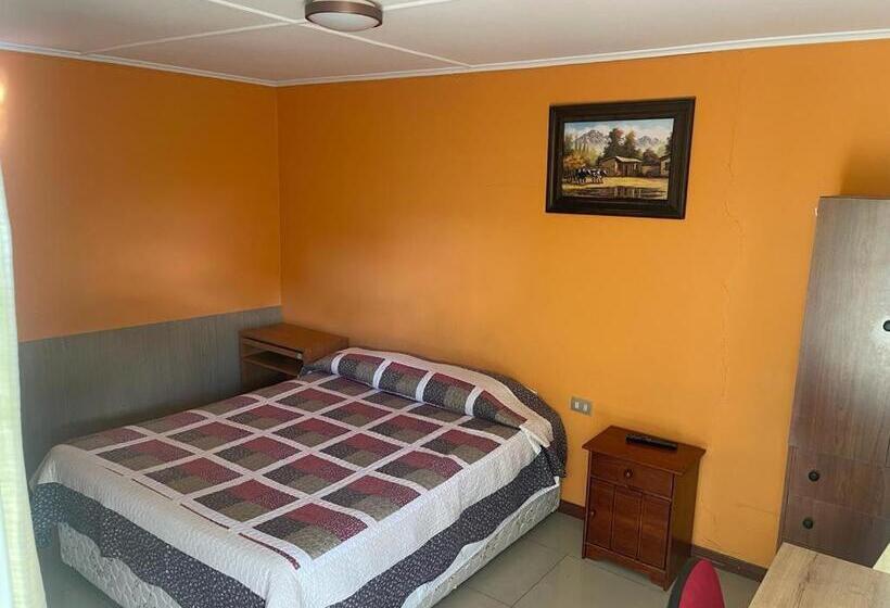 פנסיון Hostal Uribe