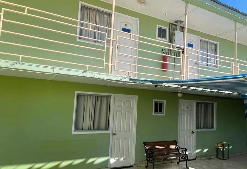 ペンション Hostal Uribe