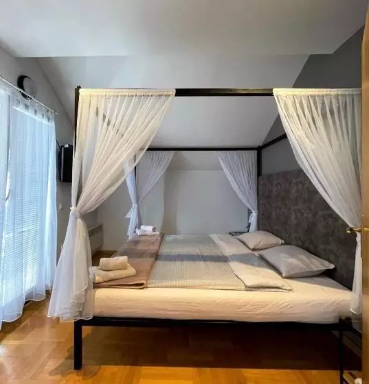 پانسیون Town Hostel