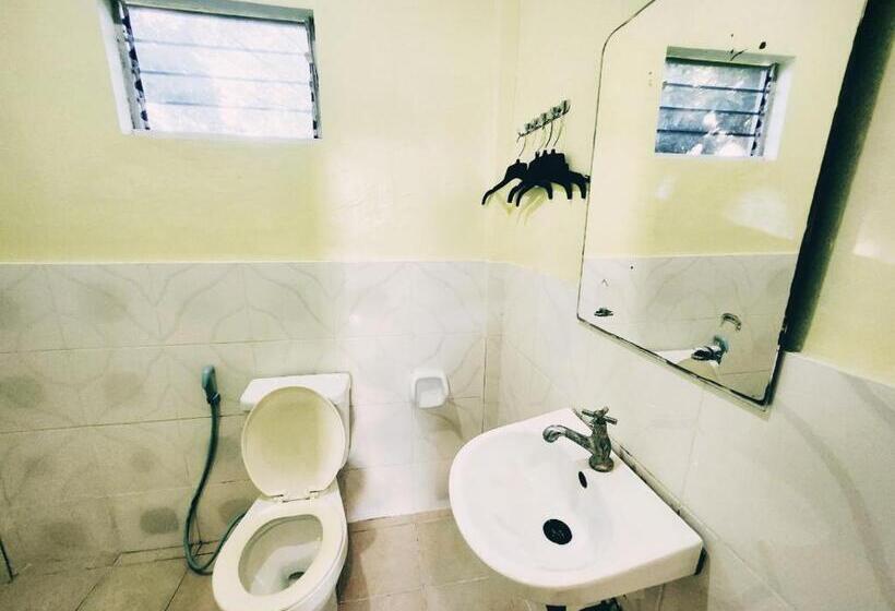 Aamiaismajoitus (B&B) 8thhotel Restobar