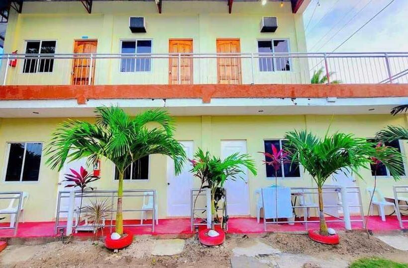 Aamiaismajoitus (B&B) 8thhotel Restobar