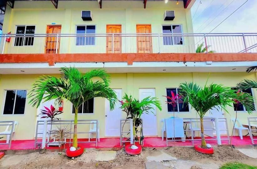 Aamiaismajoitus (B&B) 8thhotel Restobar