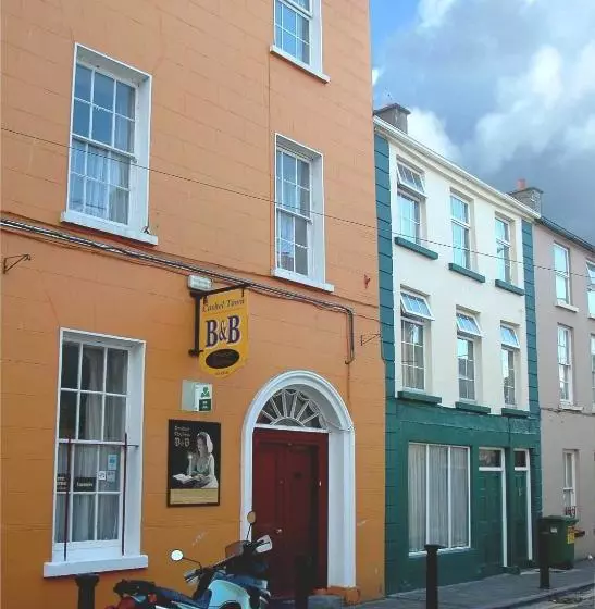 ベッドアンドブレックファースト Cashel Town Center Inn